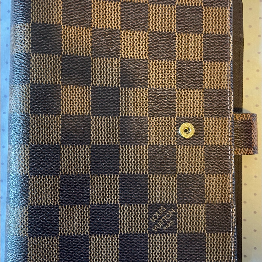 Louis Vuitton Medium Ring Agenda Cover